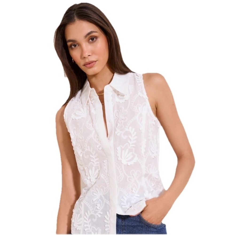 Muy Muy Womens‎ White 3D Textured Embroidered Size L Sleeveless Button Shirt NWT